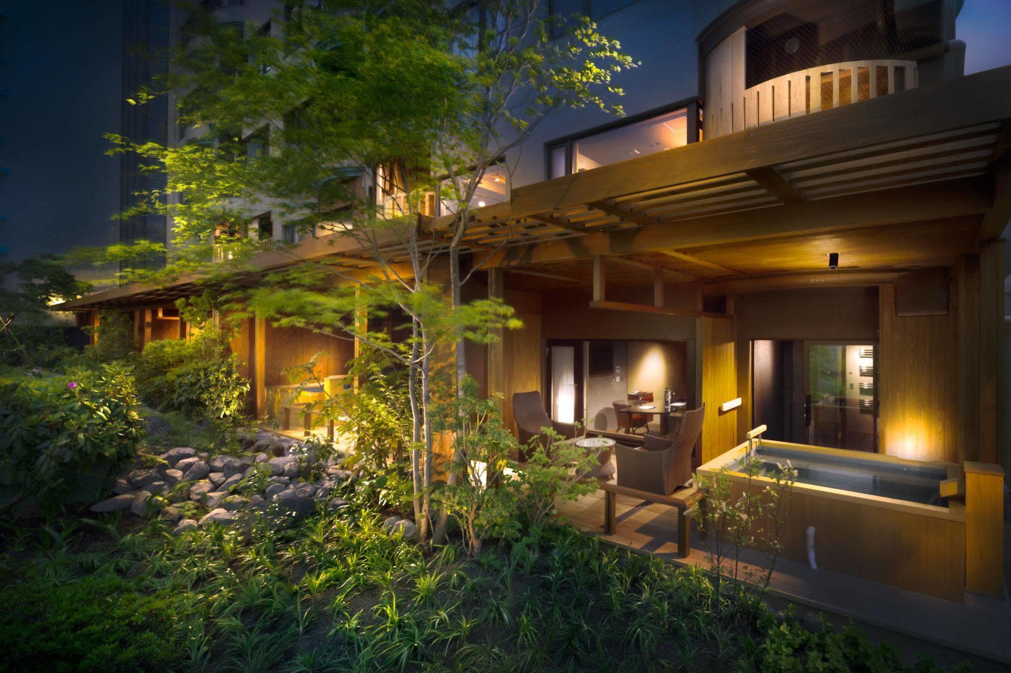 Fujisan Onsen Bessho Sasa Hotel Fujiyoshida Exterior photo