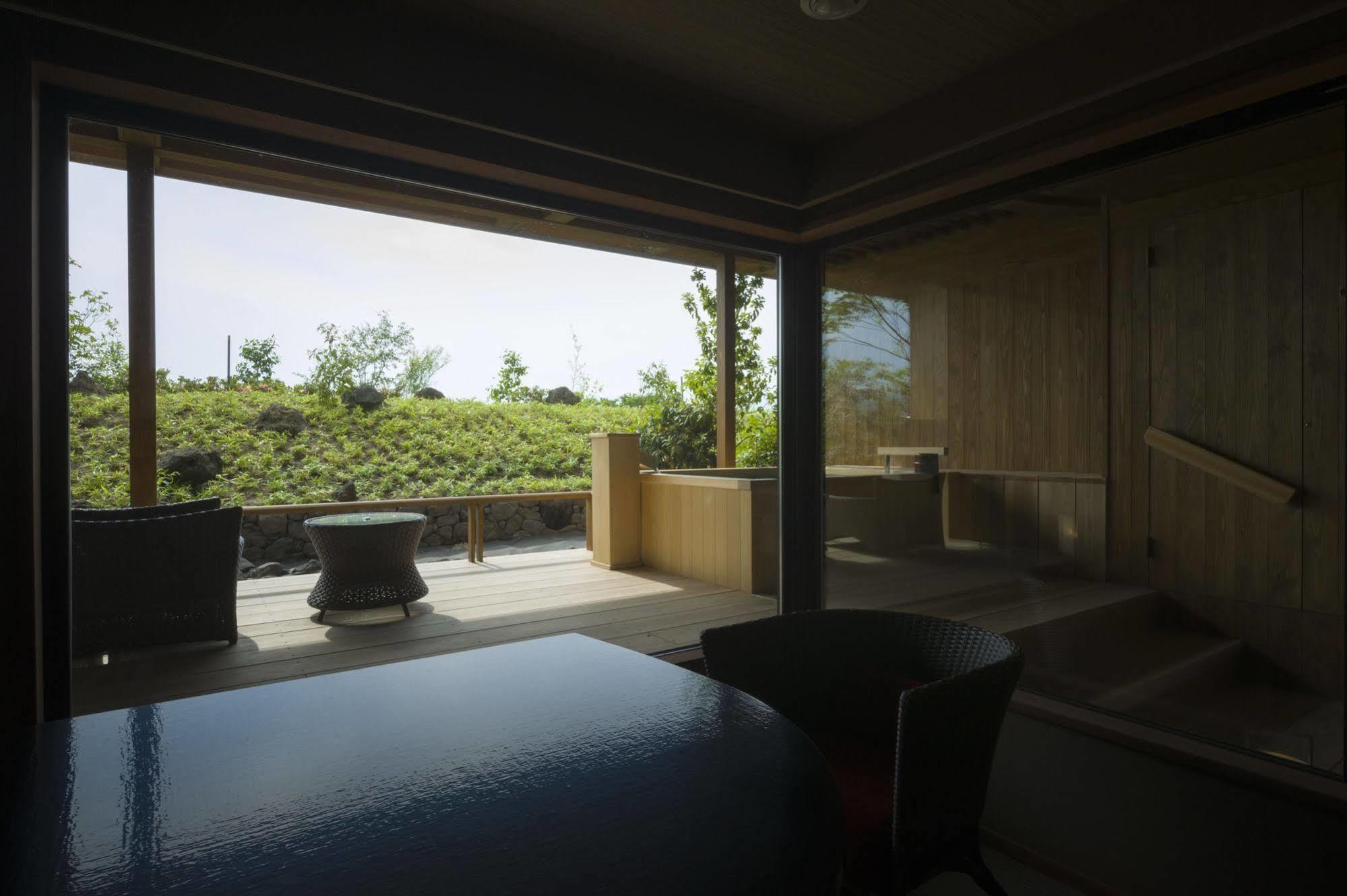 Fujisan Onsen Bessho Sasa Hotel Fujiyoshida Exterior photo