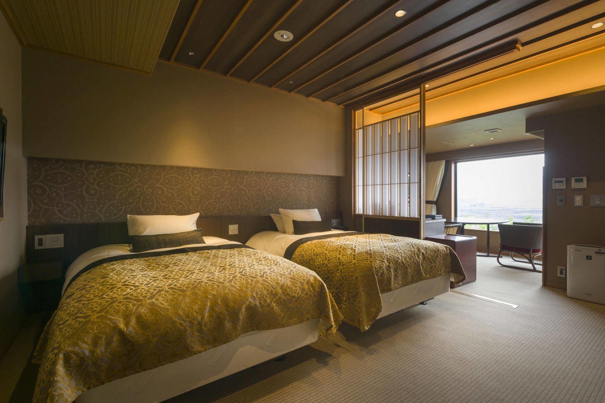 Fujisan Onsen Bessho Sasa Hotel Fujiyoshida Exterior photo