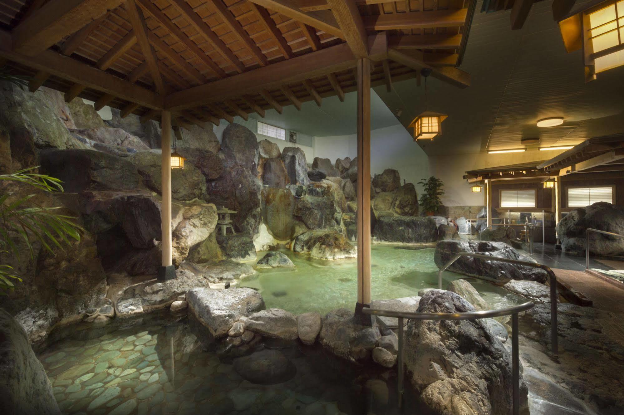 Fujisan Onsen Bessho Sasa Hotel Fujiyoshida Exterior photo