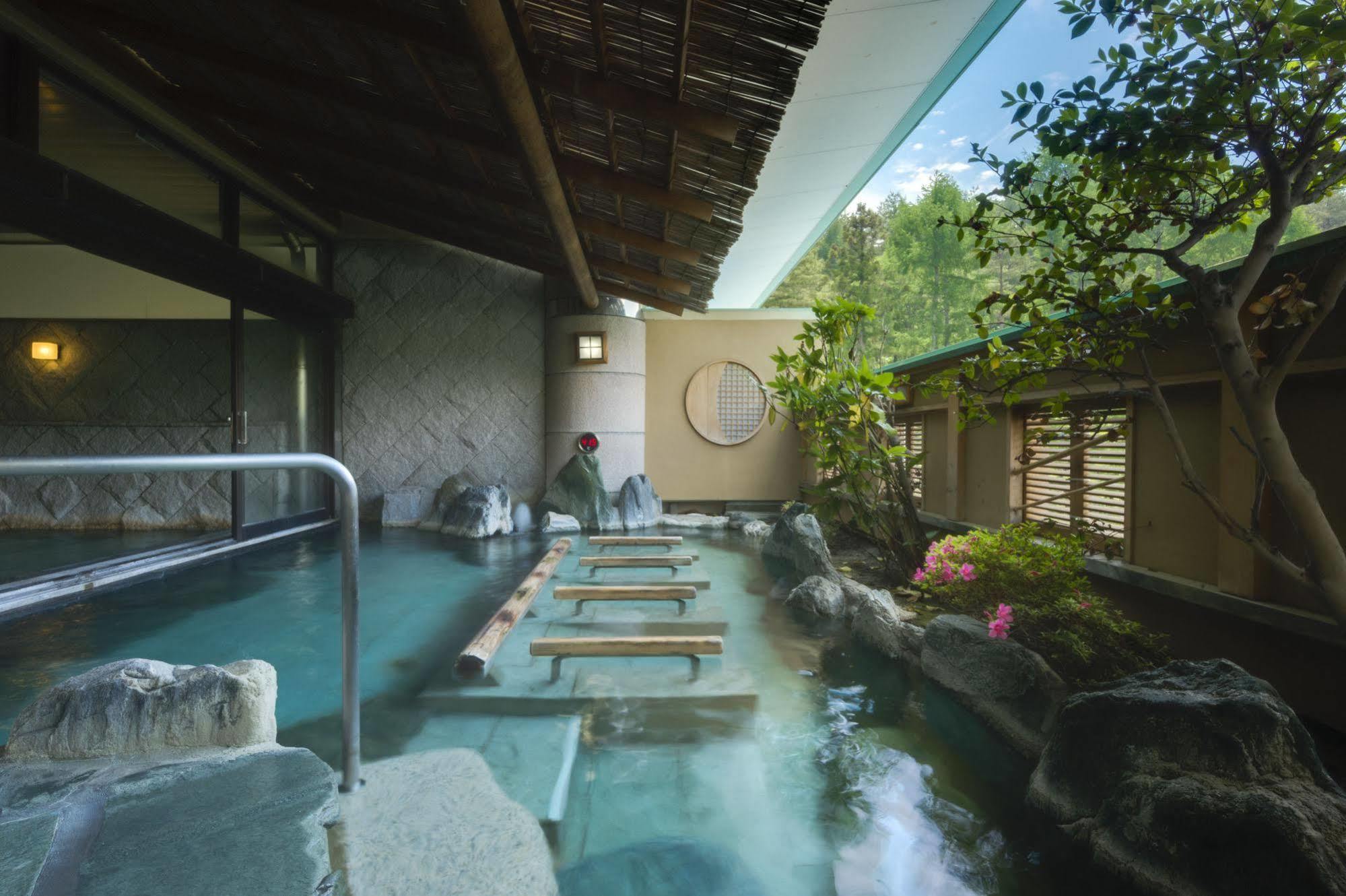 Fujisan Onsen Bessho Sasa Hotel Fujiyoshida Exterior photo